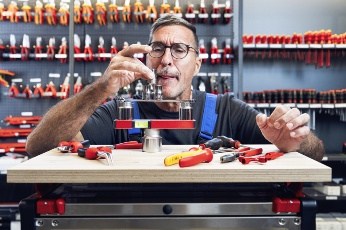 <b>A LEHETŐSÉGEK TÁRHÁZA</b>